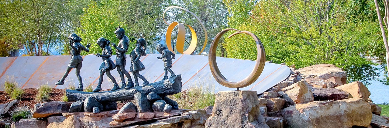 Sculpture parks like the Vogel Schwartz Sculpture Garden in Little Rock, Arkansas, beckon people to the great outdoors to appreciate art. | Photo by Scott Whiteley Carter