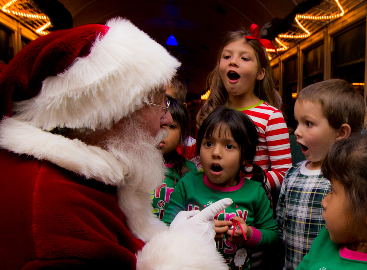 Santa with kids Grand Canyon Railway