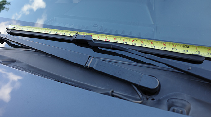 How to Replace the Windshield Wipers on Your Car