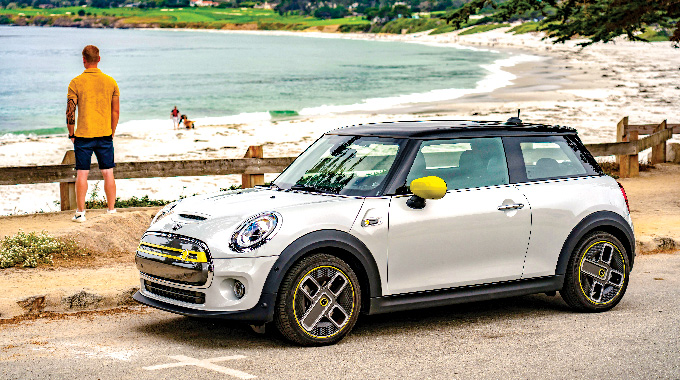 The Mini Cooper SE Hardtop | Photo courtesy Mini USA