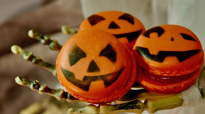 pumpkin macaron