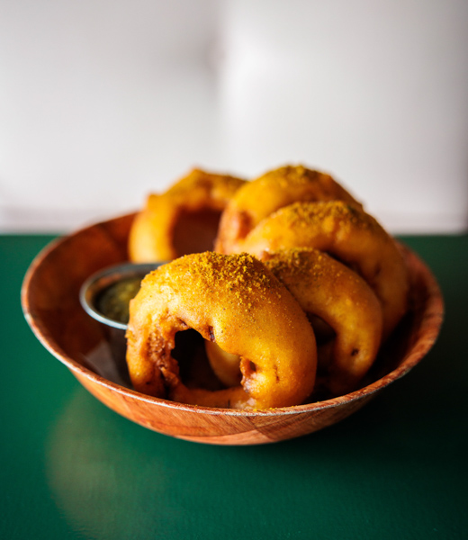 A pile of onion rings