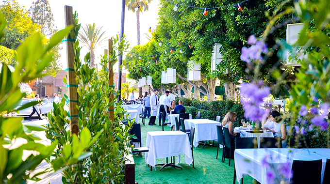 A garden-like outdoor setting at Arroyo Chop House in Pasadena. | Photo by AckerGraphics