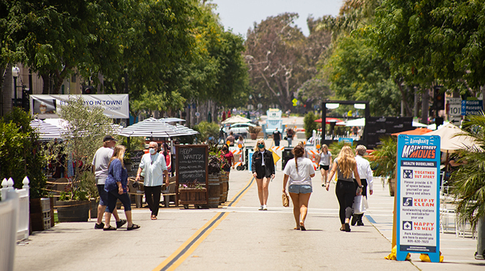 A sunny day on a closed-off portion of Main Street in Ventura. | Photo by Visit Ventura/@visitventura