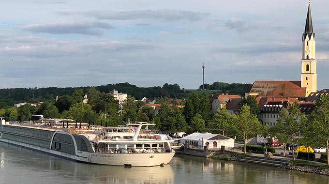 The AmaMagna gliding through the water by Vilshofen, Germany