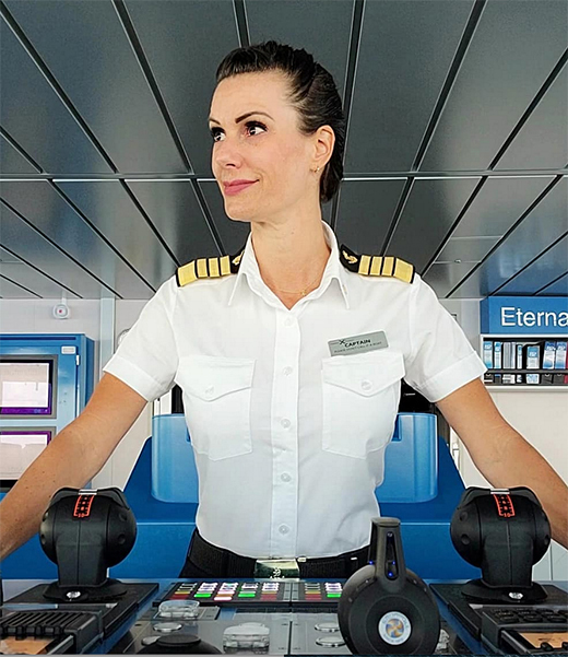 Meet Captain Kate McCue, the first American Woman to ‘Drive’ a MegaShip
