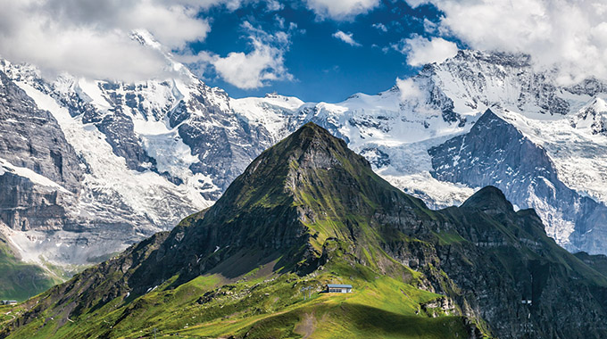 Männlichen with Mönch and Jungfrau on the background.