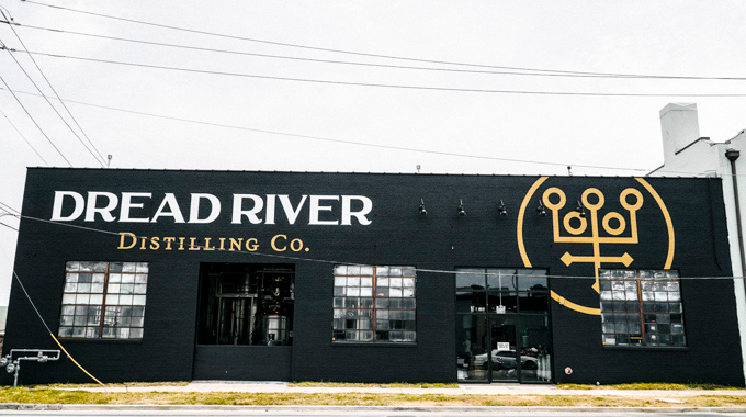 The outside of Dread River Distilling Co.