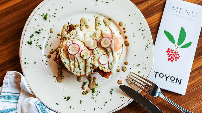 Toyon Grill offers breakfast and lunch, and harbor views. | Photo courtesy Toyon Grill