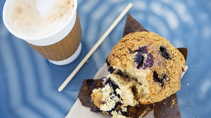 Love Social Cafe chai tea latte and blueberry muffin