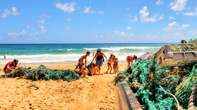 Surfrider Foundation Kaua'i beach cleanup
