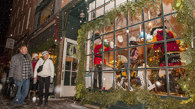 Many Galena shop windows come alive during the Night of the Luminaria and Living Windows Celebration. | Photo Courtesy Illinois Office of Tourism