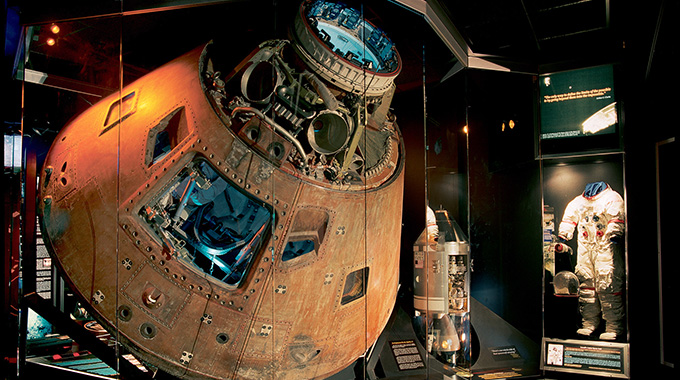 apollo 13 capsule