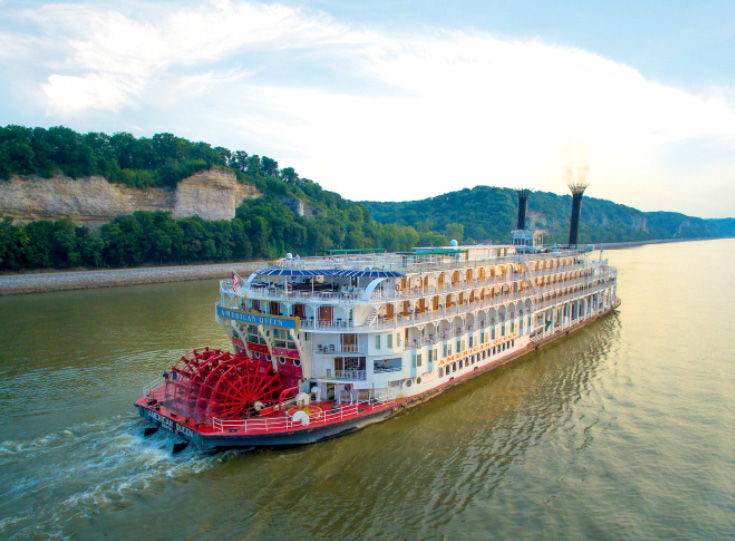 American Queen cruise on the Mississippi River near Hannibal, Missouri. American Queen cruise on the Mississippi River near Hannibal, Missouri.