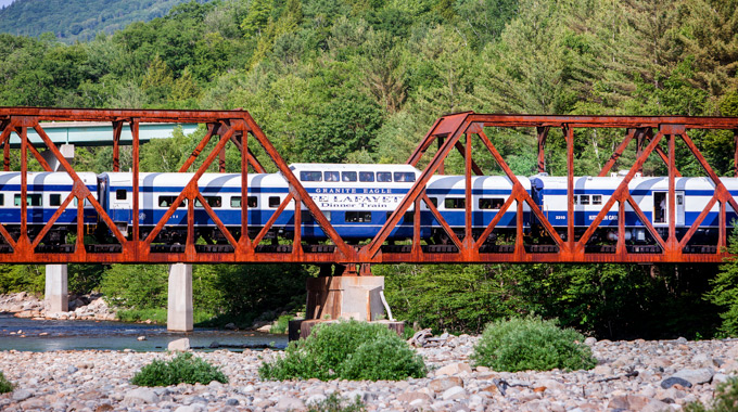 Enjoy a relaxing 5-course meal aboard the Café Lafayette Dinner Train. | Photo courtesy Café Lafayette Dinner Train