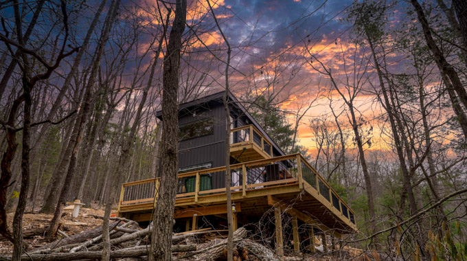 Black Oak vacation house looming in a secluded wooded area
