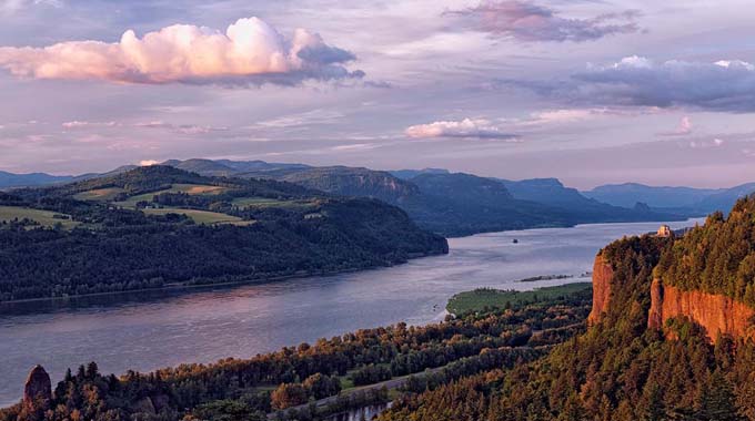 The Columbia River Gorge seen from the Vista House