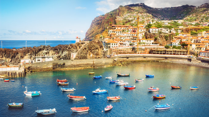 Ships off the coast of Madeira island 